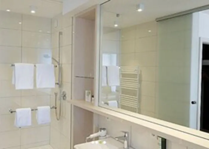 بارين تيتيسي فندق