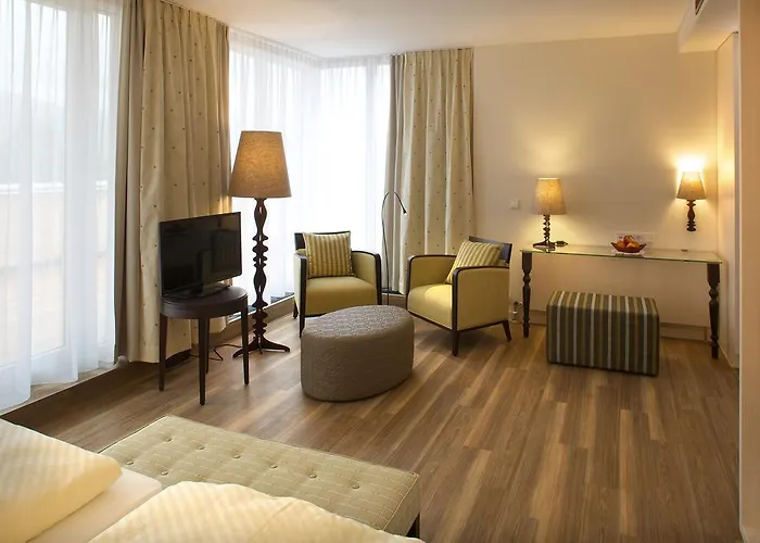 بارين تيتيسي تيتيسي نيوستادت