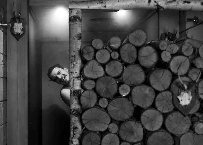 بارين تيتيسي تيتيسي نيوستادت