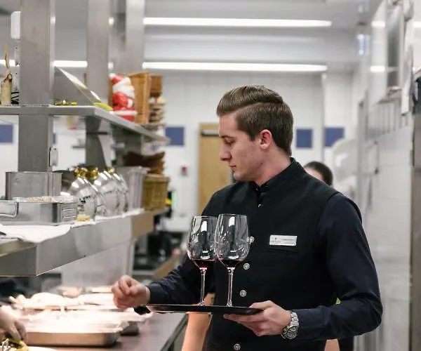 فندق بارين تيتيسي